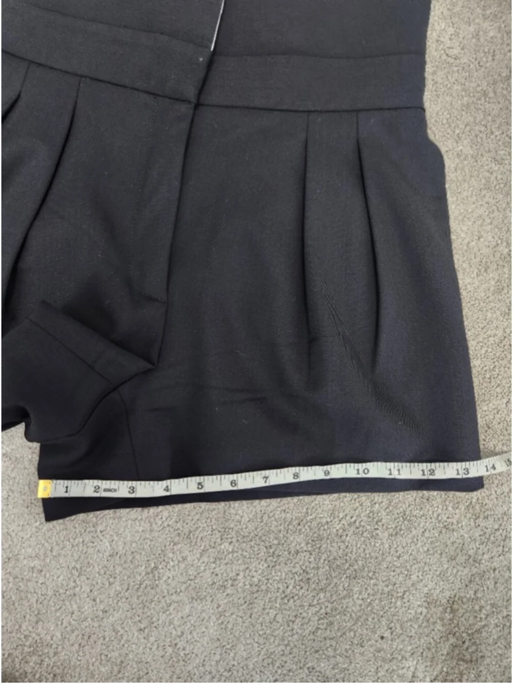 Aritzia Babaton Black Shorts Wool Pleated High Waisted Sz 8 Dark Academia Preppy